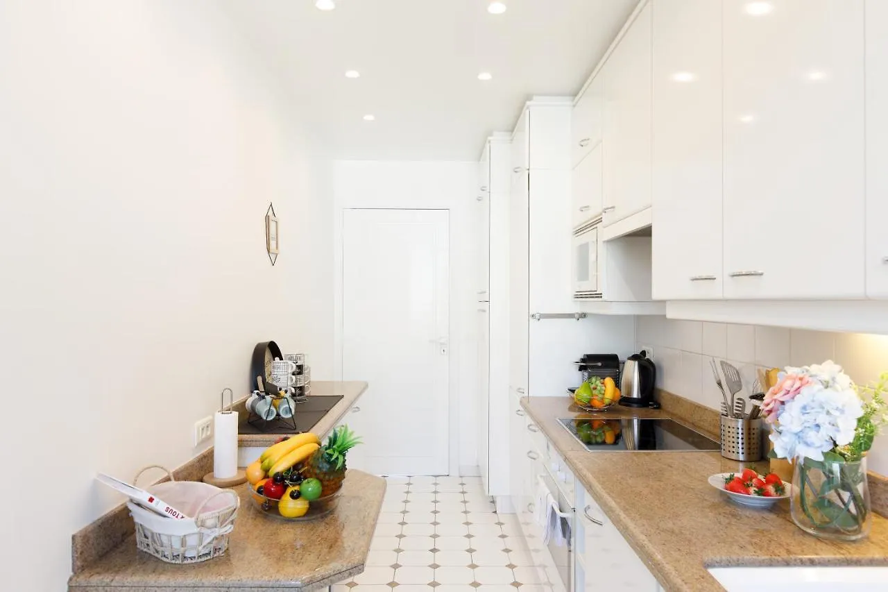 Suite Riviera - Sea View - Clim - 50M Plage - Residence De Standing - Spacieux 180 M2 - Parking Cannes Apartment