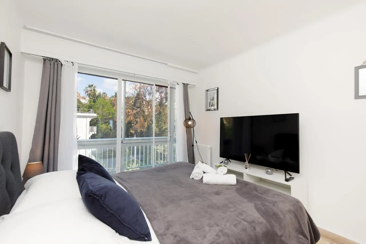 Suite Riviera - Sea View - Clim - 50M Plage - Residence De Standing - Spacieux 180 M2 - Parking Cannes Apartment